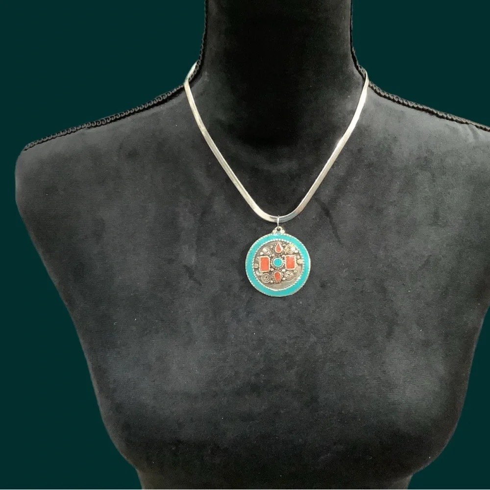 Boho Western Chic Turquoise and Orange Medallion Pendant Necklace. NWT - Picture 2 of 6